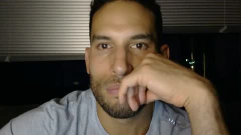 Snapshot of sebroyce chatting on 06-12-26, 05:50 Sebastian Royce online show from 06-12-26, 05:50
