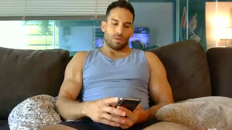 Snapshot of sebroyce chatting on 06-14-26, 08:00 Sebastian Royce online show from 06-14-26, 08:00