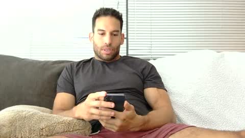 Snapshot of sebroyce chatting on 06-23-26, 05:00 Sebastian Royce online show from 06-23-26, 05:00