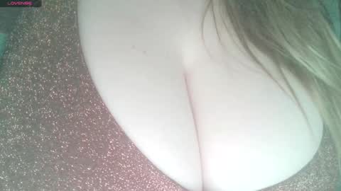 Snapshot of secret18slaveanon chatting on 01-04-25, 05:27 Sunny online show from 01-04-25, 05:27