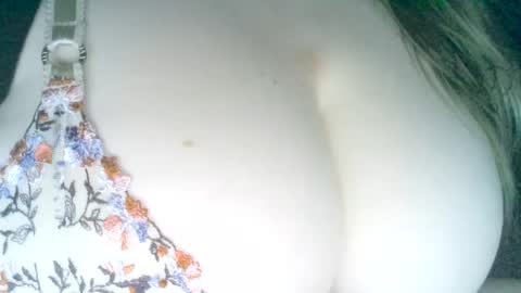 Snapshot of secret18slaveanon chatting on 02-17-25, 01:10 Sunny online show from 02-17-25, 01:10