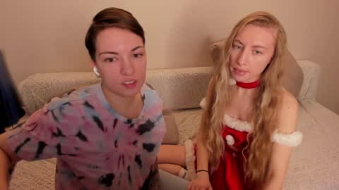 Snapshot of secret_dreams_ chatting on 12-21-24, 03:20 Amanda and  pair in a real life we love each other but can play with you online show from 12-21-24, 03:20