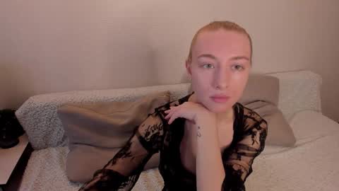 Snapshot of secret_dreams_ chatting on 10-19-25, 09:21 Amanda and  pair in a real life we love each other but can play with you online show from 10-19-25, 09:21