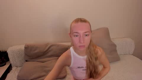 Snapshot of secret_dreams_ chatting on 10-25-25, 06:54 Amanda and  pair in a real life we love each other but can play with you online show from 10-25-25, 06:54