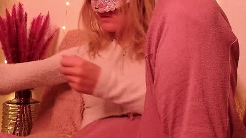 Anni online show from 12-26-24, 04:21