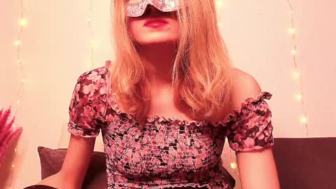 Anni online show from 01-08-25, 02:46