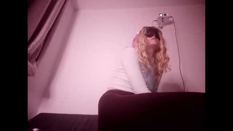 Anni online show from 02-17-25, 11:31