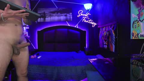 Snapshot of secretfantasy_xxx chatting on 12-24-24, 10:39 Kiki and Max online show from 12-24-24, 10:39