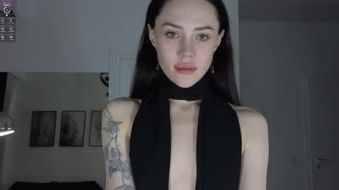 Snapshot of seduced_by_sara chatting on 11-01-25, 09:39 Sara online show from 11-01-25, 09:39