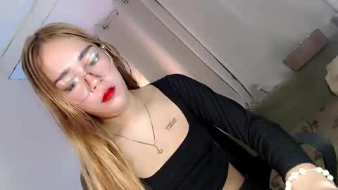 Snapshot of seducing_angela chatting on 10-22-25, 01:28 seducing_angela online show from 10-22-25, 01:28