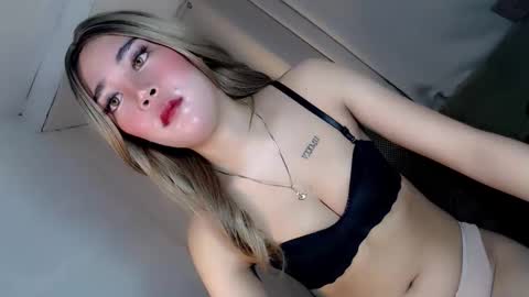 Snapshot of seducing_angela chatting on 10-26-25, 01:22 seducing_angela online show from 10-26-25, 01:22