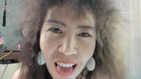 Snapshot of seductive_flower chatting on 01-24-25, 10:43 Mali online show from 01-24-25, 10:43