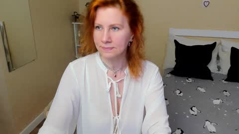Snapshot of seductive_foxy_ chatting on 09-17-25, 03:46 seductive_foxy_ online show from 09-17-25, 03:46