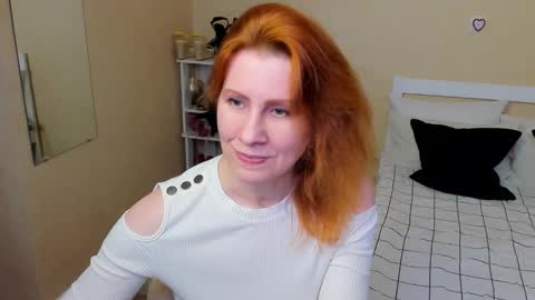 Snapshot of seductive_foxy_ chatting on 09-27-25, 08:25 seductive_foxy_ online show from 09-27-25, 08:25