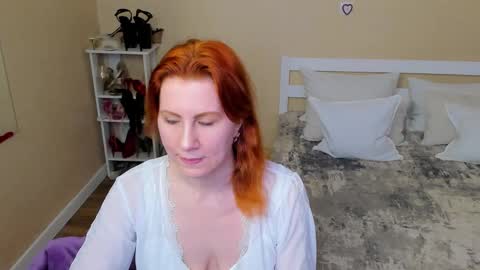 Snapshot of seductive_foxy_ chatting on 10-24-25, 01:29 seductive_foxy_ online show from 10-24-25, 01:29