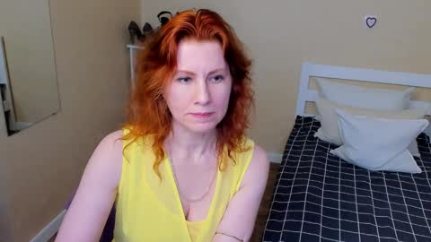 Snapshot of seductive_foxy_ chatting on 11-24-25, 04:45 seductive_foxy_ online show from 11-24-25, 04:45