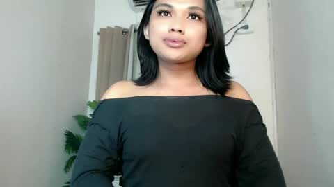 Snapshot of seductivedeluxe69 chatting on 06-24-26, 08:52 Deluxe online show from 06-24-26, 08:52
