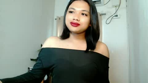 Snapshot of seductivedeluxe69 chatting on 08-05-26, 07:00 Deluxe online show from 08-05-26, 07:00