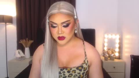 Snapshot of seductivelolalola chatting on 02-16-25, 09:59 Natalie Mefford online show from 02-16-25, 09:59