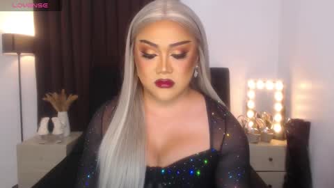 Snapshot of seductivelolalola chatting on 02-20-25, 01:46 Natalie Mefford online show from 02-20-25, 01:46