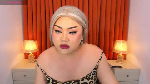 Snapshot of seductivelolalola chatting on 02-27-25, 09:36 Natalie Mefford online show from 02-27-25, 09:36