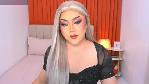 Snapshot of seductivelolalola chatting on 03-07-25, 01:20 Natalie Mefford online show from 03-07-25, 01:20