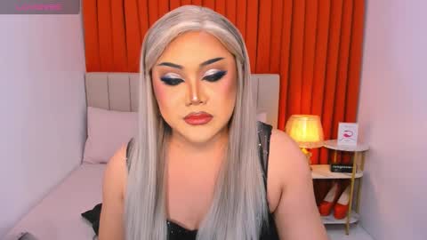 Snapshot of seductivelolalola chatting on 03-10-25, 02:50 Natalie Mefford online show from 03-10-25, 02:50