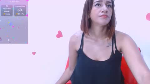 Estefany online show from 11-26-25, 01:56