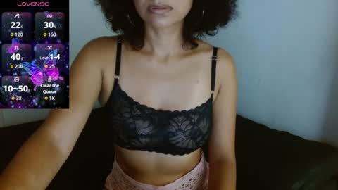 Snapshot of seductress_malia chatting on 06-18-26, 03:16 seductress_malia online show from 06-18-26, 03:16