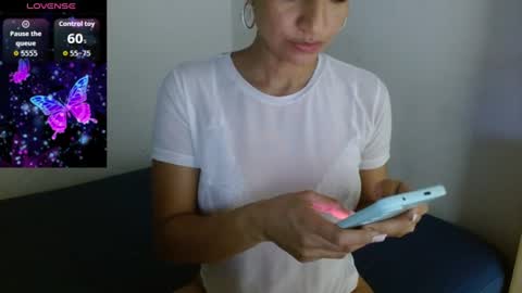 Snapshot of seductress_malia chatting on 06-26-26, 04:11 seductress_malia online show from 06-26-26, 04:11