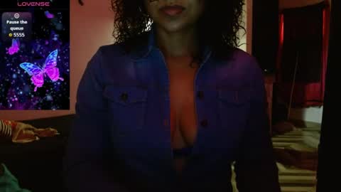 Snapshot of seductress_malia chatting on 07-24-26, 07:01 seductress_malia online show from 07-24-26, 07:01
