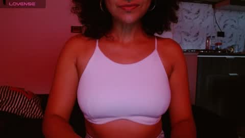 Snapshot of seductress_malia chatting on 08-06-26, 05:26 seductress_malia online show from 08-06-26, 05:26