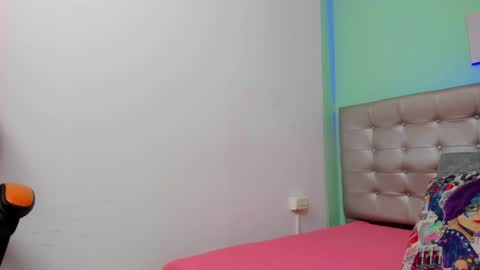 Snapshot of selena_castillo chatting on 01-26-25, 03:59 Selena online show from 01-26-25, 03:59