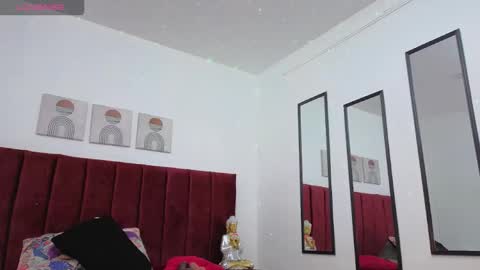 Snapshot of selena_castillo chatting on 10-06-25, 12:57 Selena online show from 10-06-25, 12:57