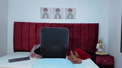 Selena online show from 11-25-25, 12:27