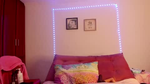 Karen online show from 04-03-26, 01:42