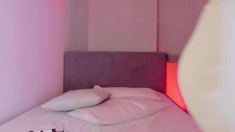 Selena online show from 09-26-25, 11:25