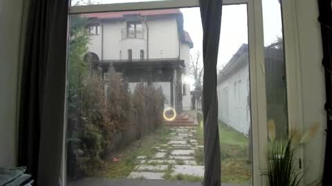 Selena online show from 01-12-25, 09:51