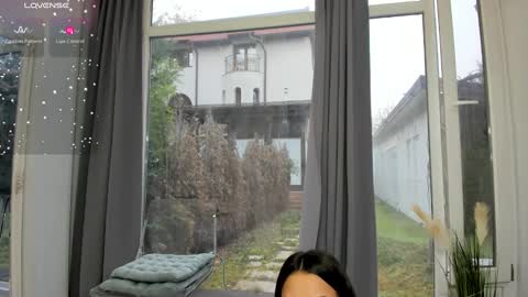 Selena online show from 01-31-25, 10:20