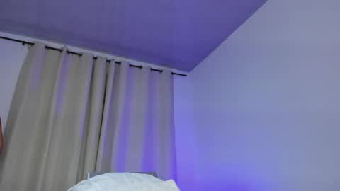 Snapshot of selenafox_0 chatting on 09-19-25, 01:51 selenafox online show from 09-19-25, 01:51