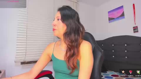 Selena online show from 09-11-25, 08:42