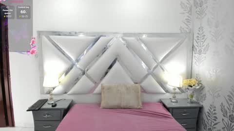 Selena reyess online show from 10-06-25, 07:44