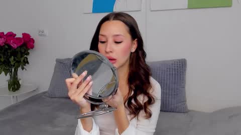 Selena online show from 11-21-25, 07:18