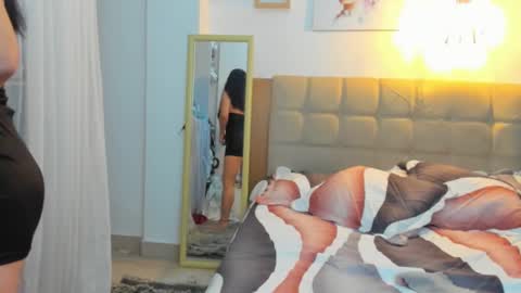 Snapshot of selene_milf_ chatting on 02-02-25, 05:42 Selene online show from 02-02-25, 05:42