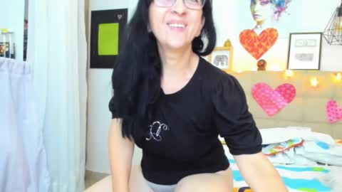 Snapshot of selene_milf_ chatting on 02-17-25, 03:15 Selene online show from 02-17-25, 03:15