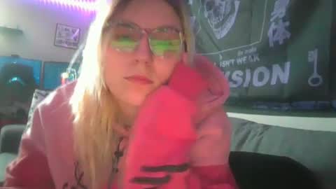 Selene online show from 01-29-25, 05:13