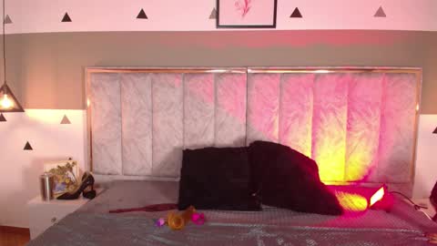 Selene online show from 10-27-25, 11:36