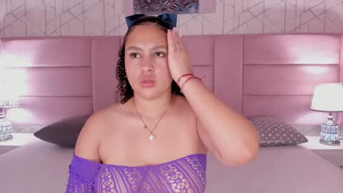 Snapshot of selenevoon chatting on 10-08-25, 01:09 SeleneVoon online show from 10-08-25, 01:09
