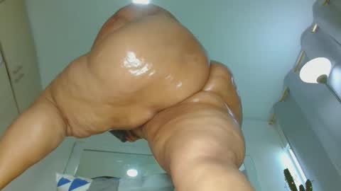 Snapshot of selenna1 chatting on 01-11-25, 05:18 Selenna1 online show from 01-11-25, 05:18
