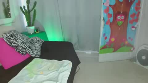 Snapshot of selenna1 chatting on 02-04-25, 05:01 Selenna1 online show from 02-04-25, 05:01